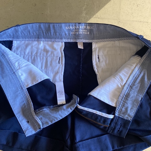 Women’s Banana Republic Size 8P City Chino Navy Blue Stretch Shorts 5” inseam - Picture 9 of 9